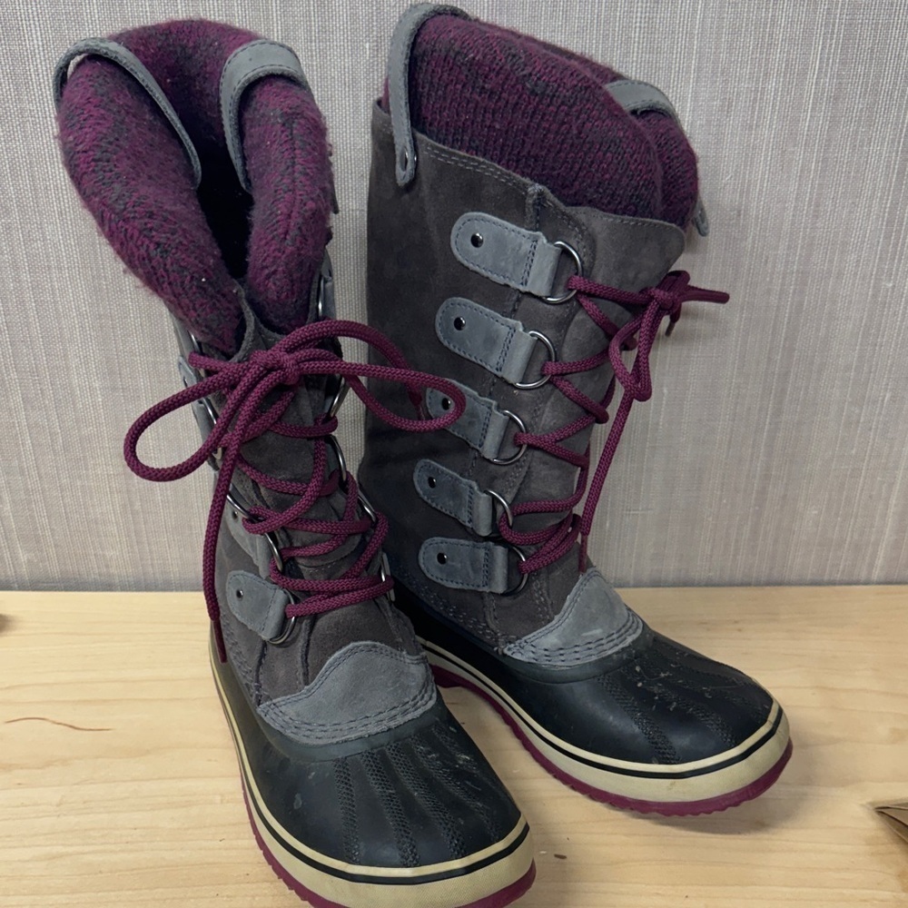 Sorel Joan of Arctic Knit winter boots shale and purple colorway Women's 7